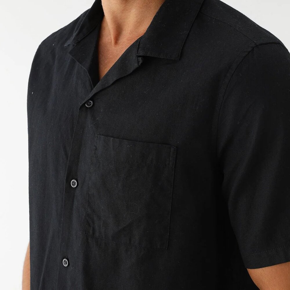 NWT GAP Mens Black L Cotton Blend Short Sleeve Button Down Collared Shirt - Picture 2 of 8